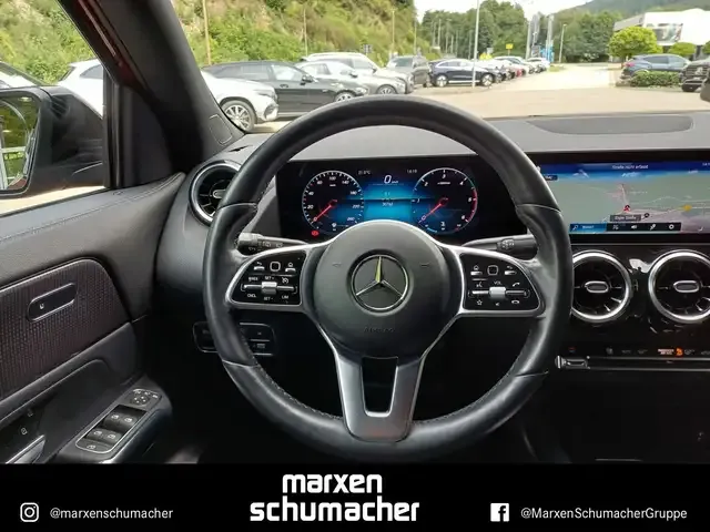 Mercedes-Benz GLA 220