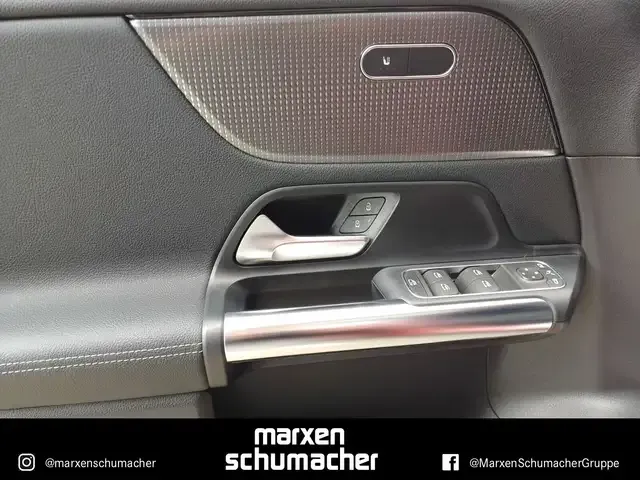 Mercedes-Benz GLA 220