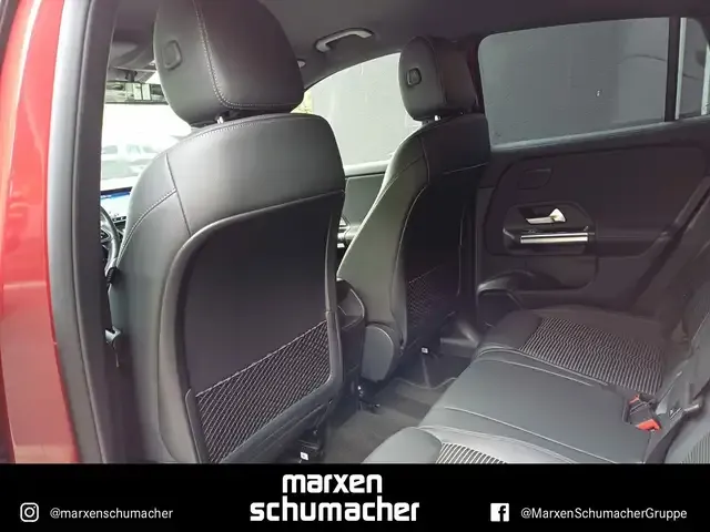 Mercedes-Benz GLA 220