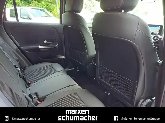 Mercedes-Benz GLA 220