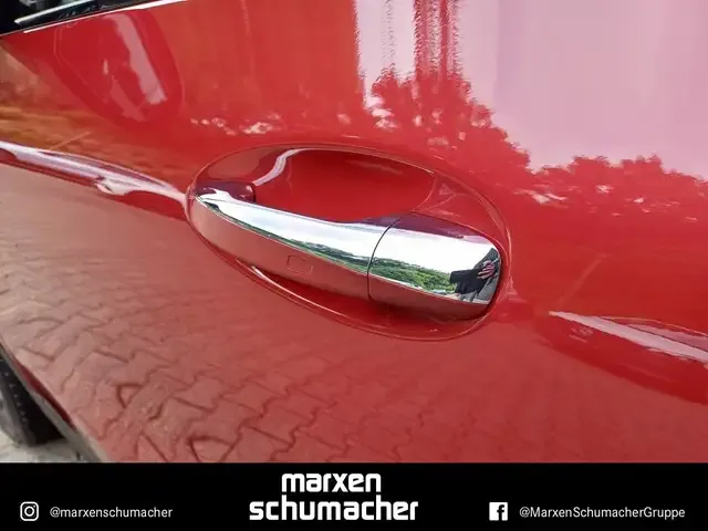 Mercedes-Benz GLA 220