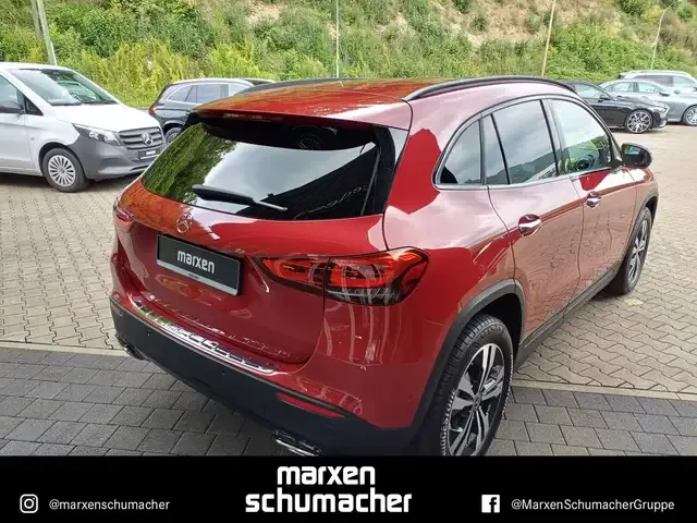 Mercedes-Benz GLA 220