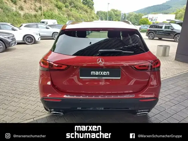 Mercedes-Benz GLA 220
