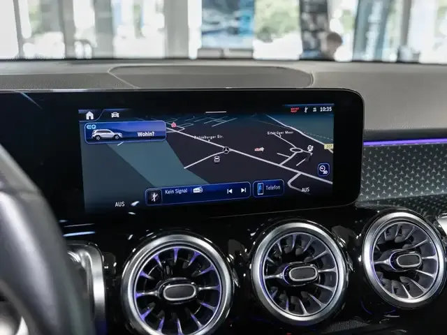 Mercedes-Benz EQB 300