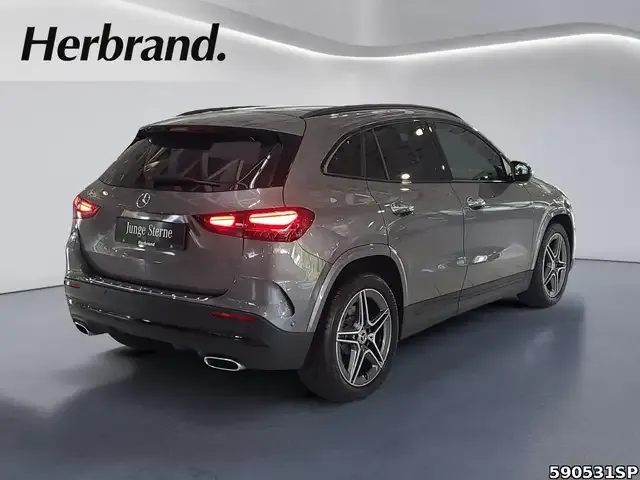Mercedes-Benz GLA 220