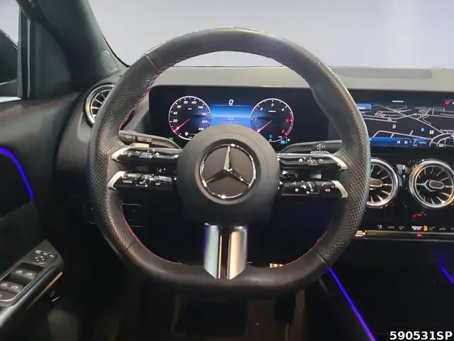 Mercedes-Benz GLA 220
