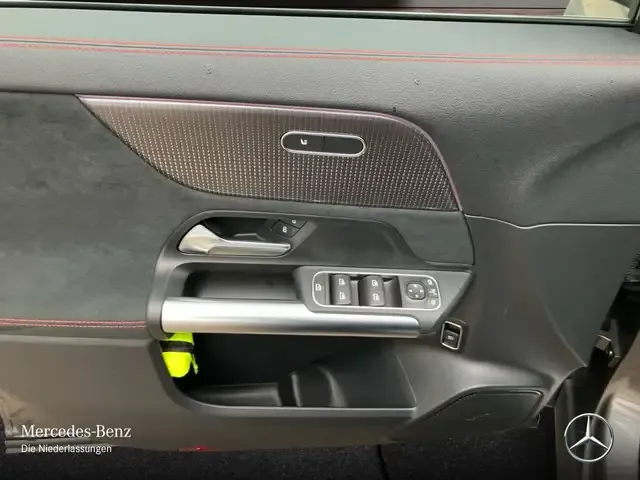 Mercedes-Benz EQA 300