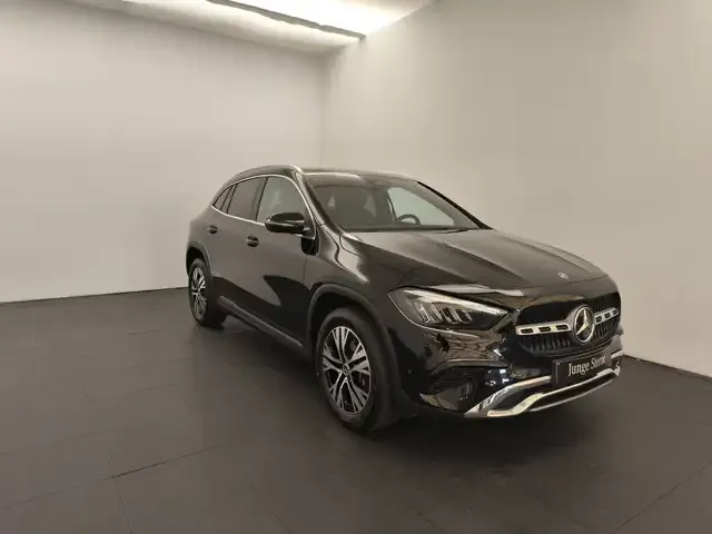Mercedes-Benz GLA 180