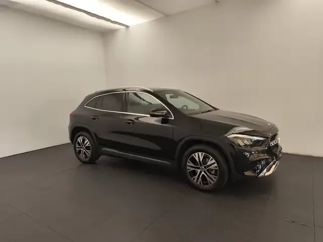 Mercedes-Benz GLA 180