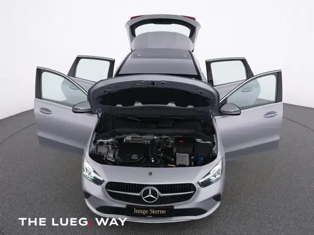 Mercedes-Benz B 180