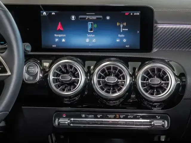 Mercedes-Benz CLA 180