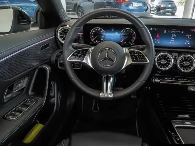 Mercedes-Benz CLA 180