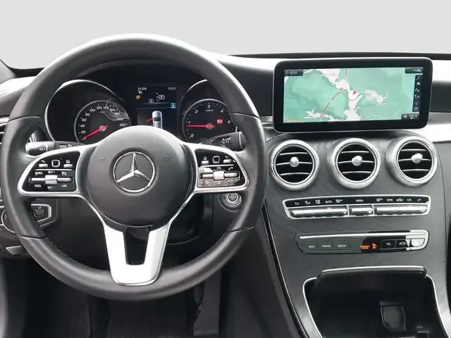 Mercedes-Benz C 220