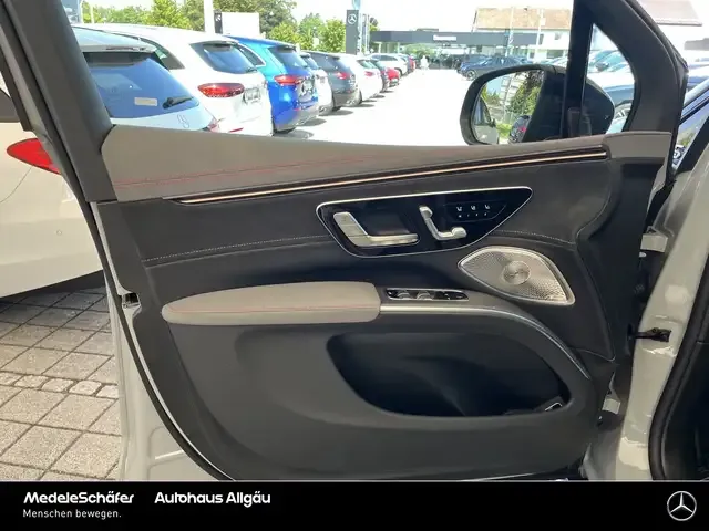 Mercedes-Benz EQS SUV