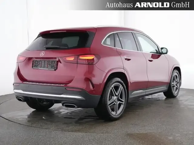 Mercedes-Benz GLA 220