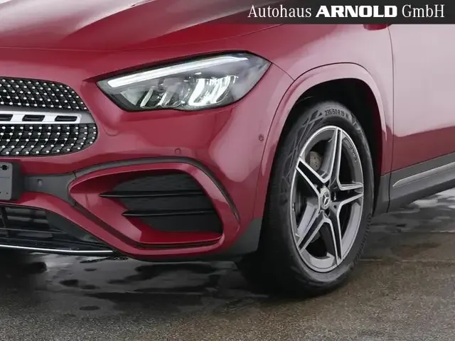 Mercedes-Benz GLA 220