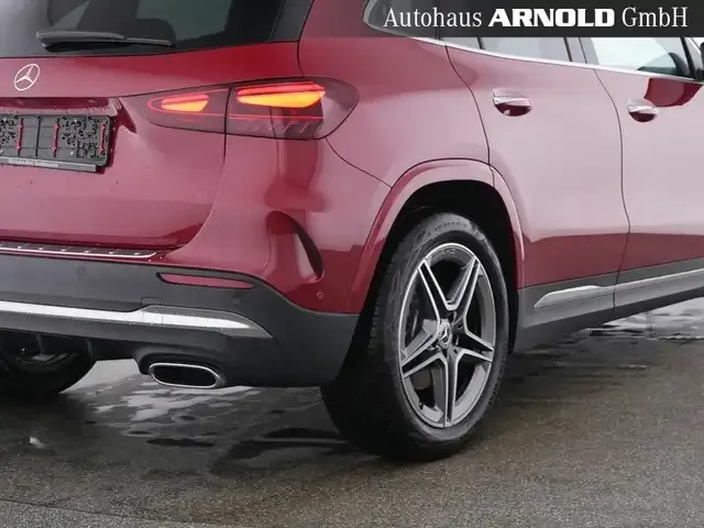 Mercedes-Benz GLA 220