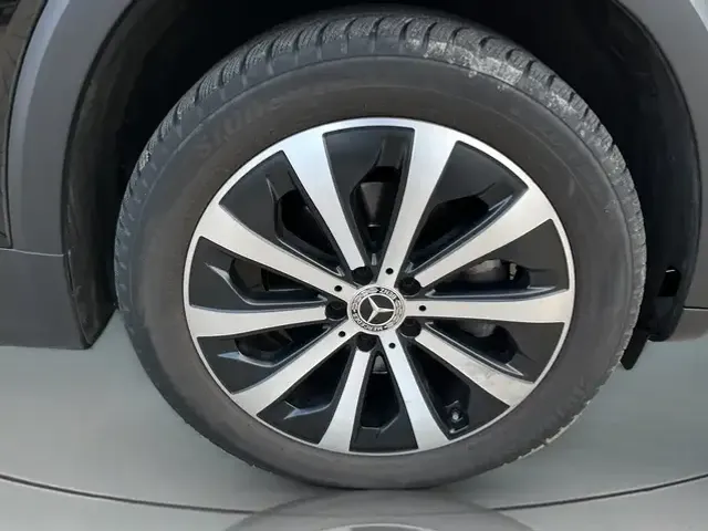 Mercedes-Benz GLB 180