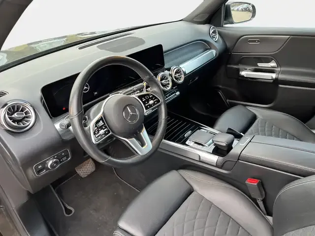 Mercedes-Benz GLB 180