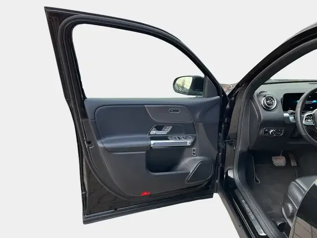 Mercedes-Benz GLB 180