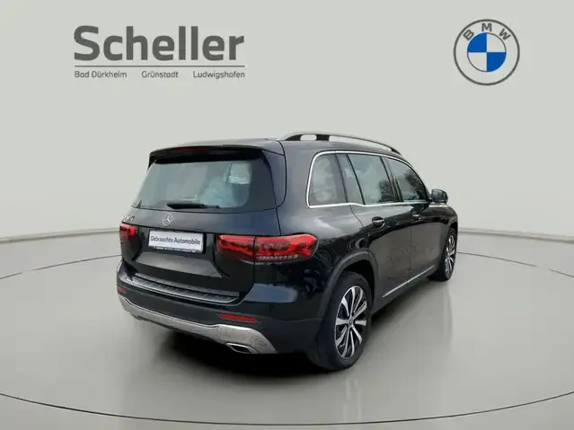 Mercedes-Benz GLB 180