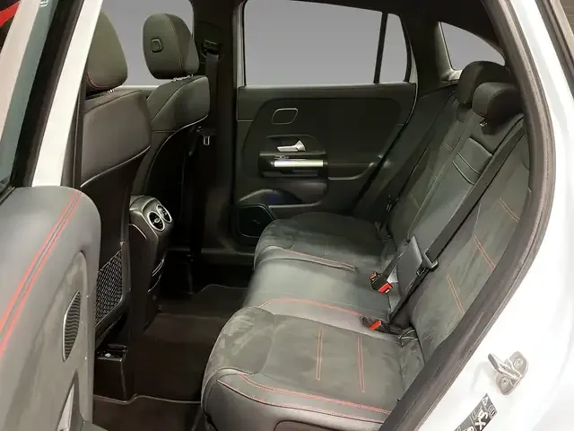 Mercedes-Benz GLA 220