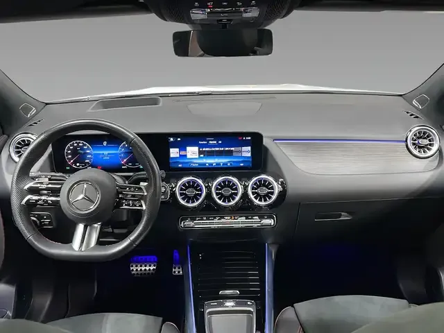 Mercedes-Benz GLA 220