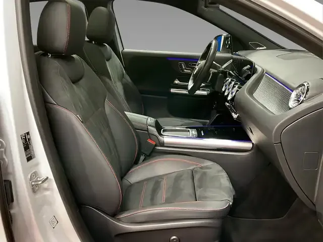 Mercedes-Benz GLA 220