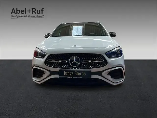 Mercedes-Benz GLA 220