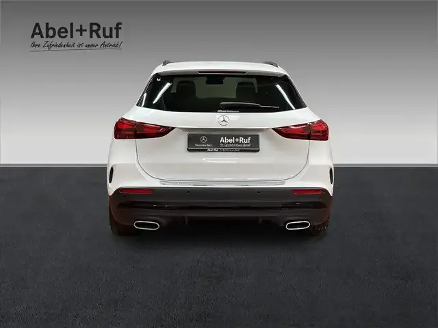 Mercedes-Benz GLA 220