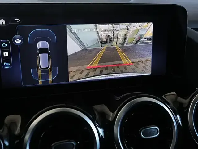 Mercedes-Benz GLA 180