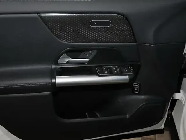 Mercedes-Benz GLA 180