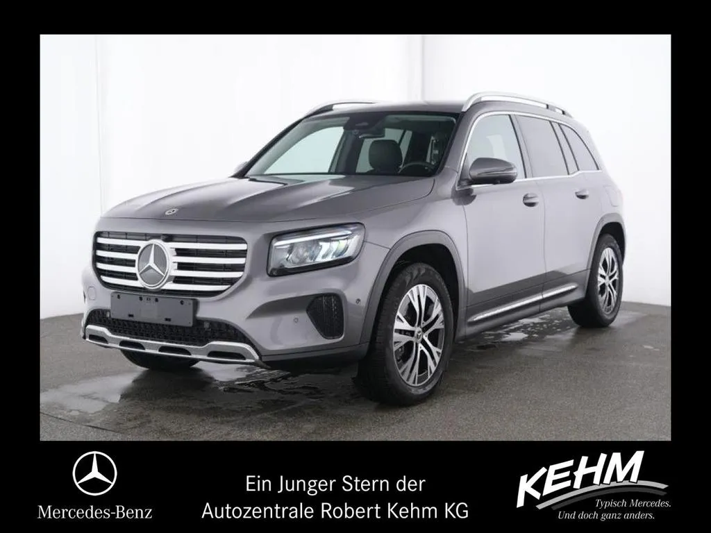 Mercedes-Benz GLB 220