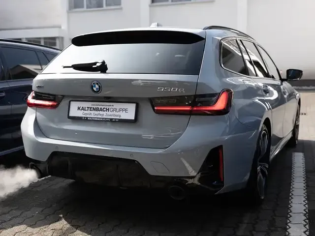 BMW 330
