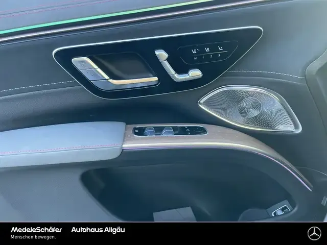 Mercedes-Benz EQS SUV