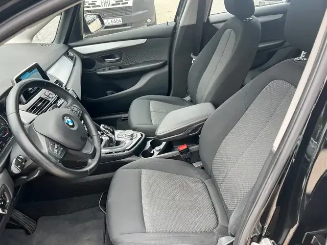 BMW 216