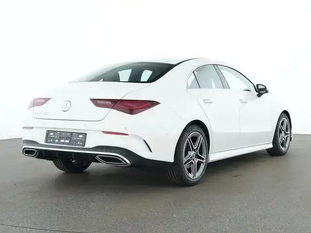 Mercedes-Benz CLA 200