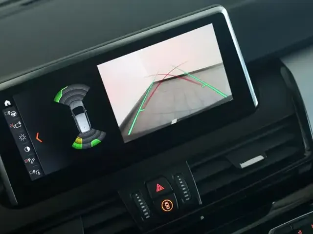 BMW 220