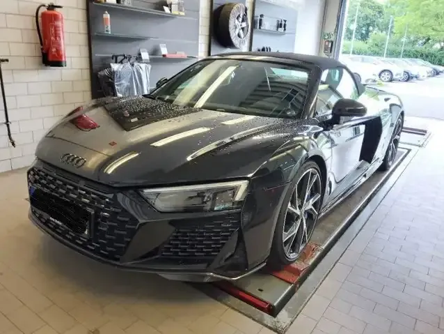Audi R8