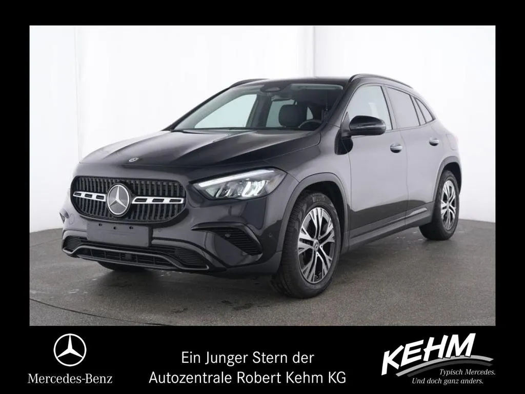 Mercedes-Benz GLA 220