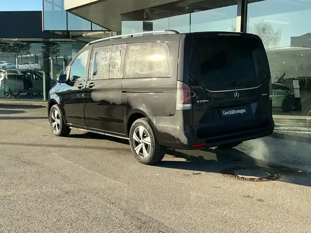 Mercedes-Benz V 250