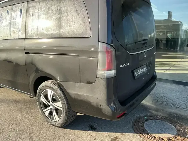 Mercedes-Benz V 250