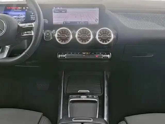 Mercedes-Benz EQA 300