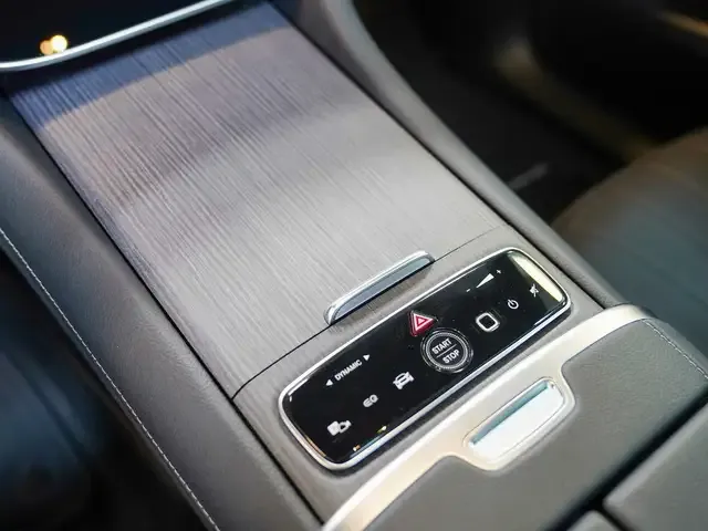 Mercedes-Benz EQE 350