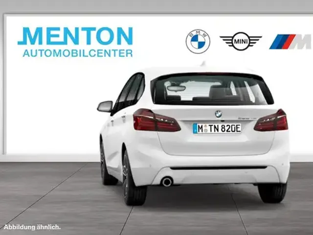 BMW 225