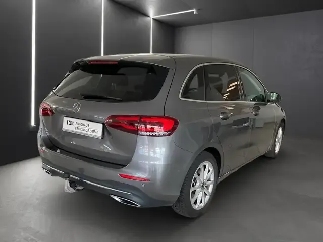 Mercedes-Benz B 200