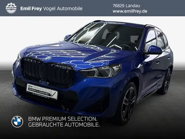 BMW iX1