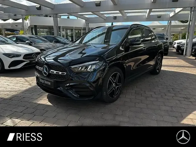 Mercedes-Benz GLA 200