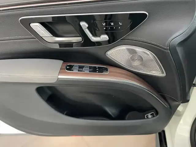 Mercedes-Benz EQS SUV