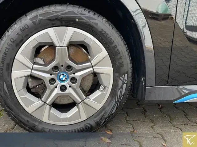 BMW iX1